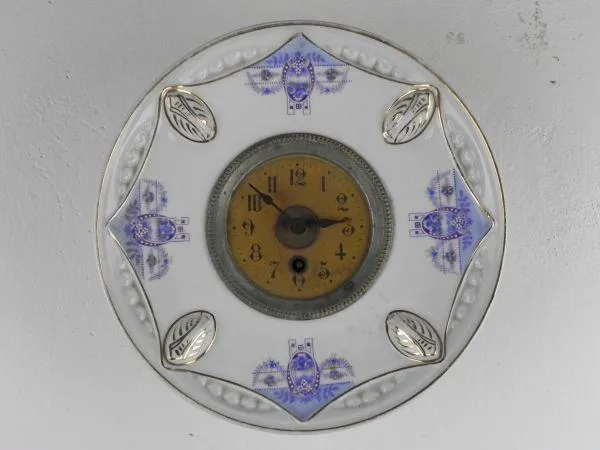 Porcelánové talířové hodiny