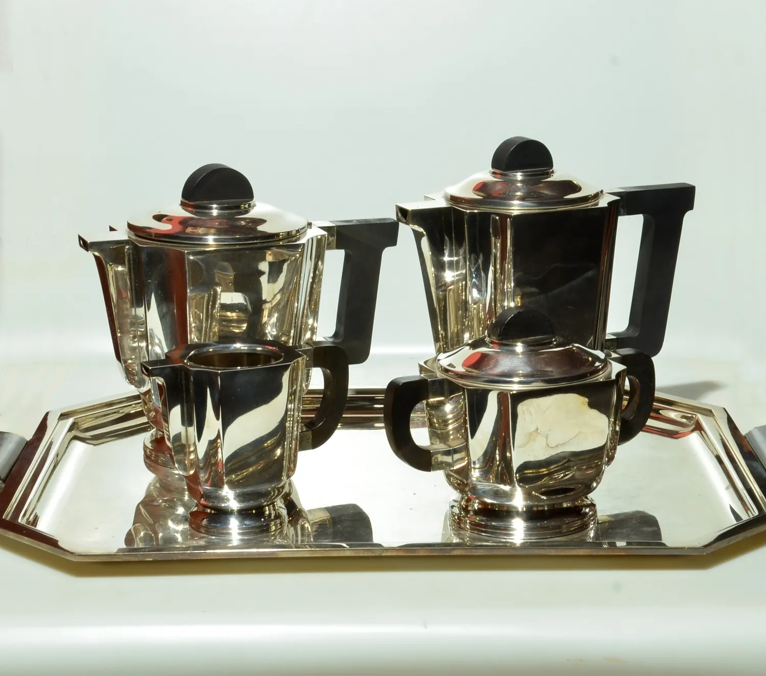 Art deco set