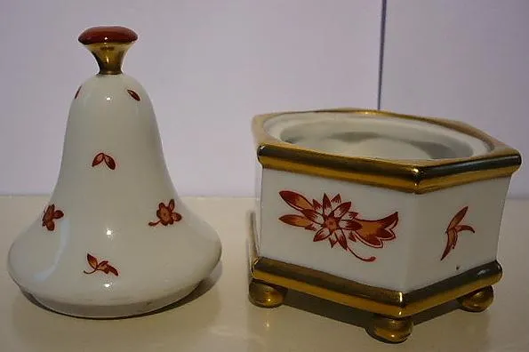 Dózička ve tvaru pagody - 3