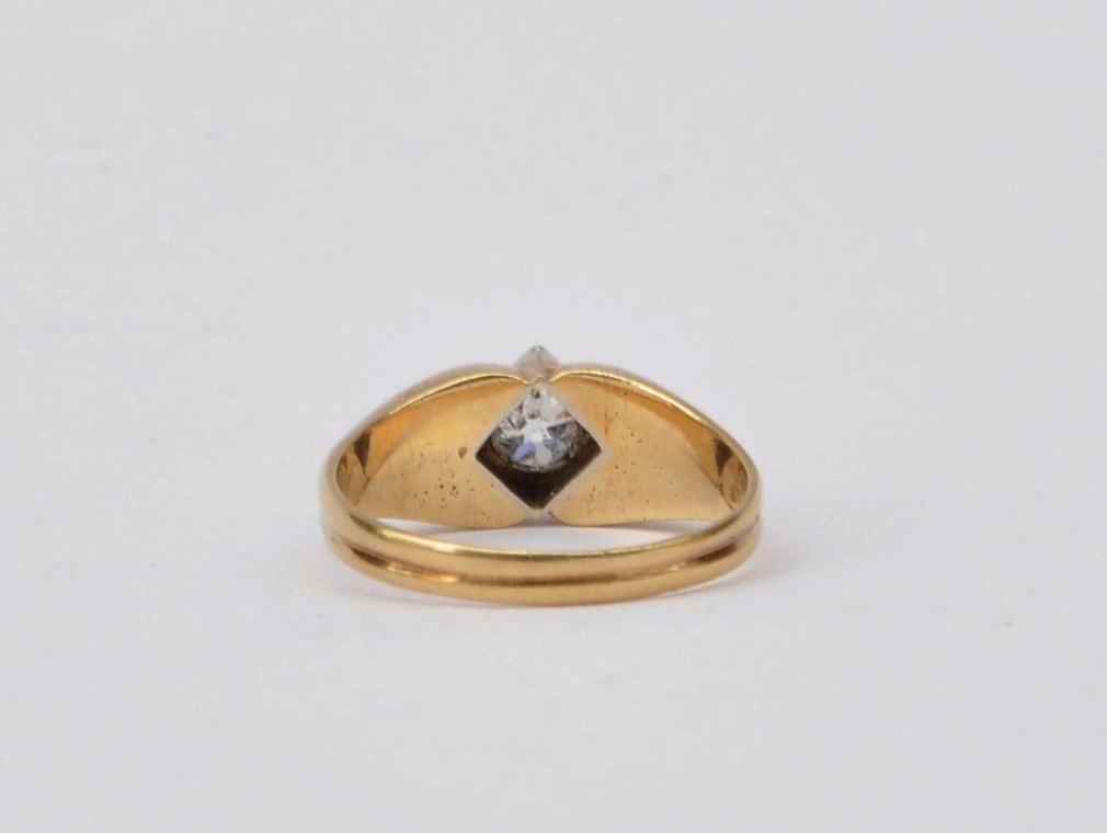Zlatý prsten s diamantem - 5