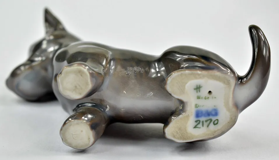 Porcelánová figurka psa - 2