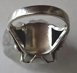 Stříbrný prsten s monogramem a onyxem - 8