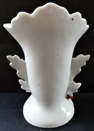 Vázička s figurkou dívky a košíkem - 3