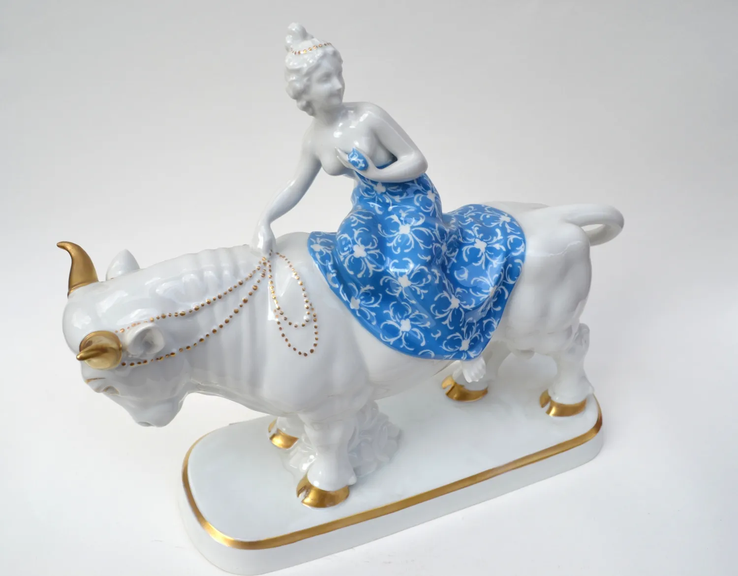 Porcelánové sousoší - Europa na býkovi