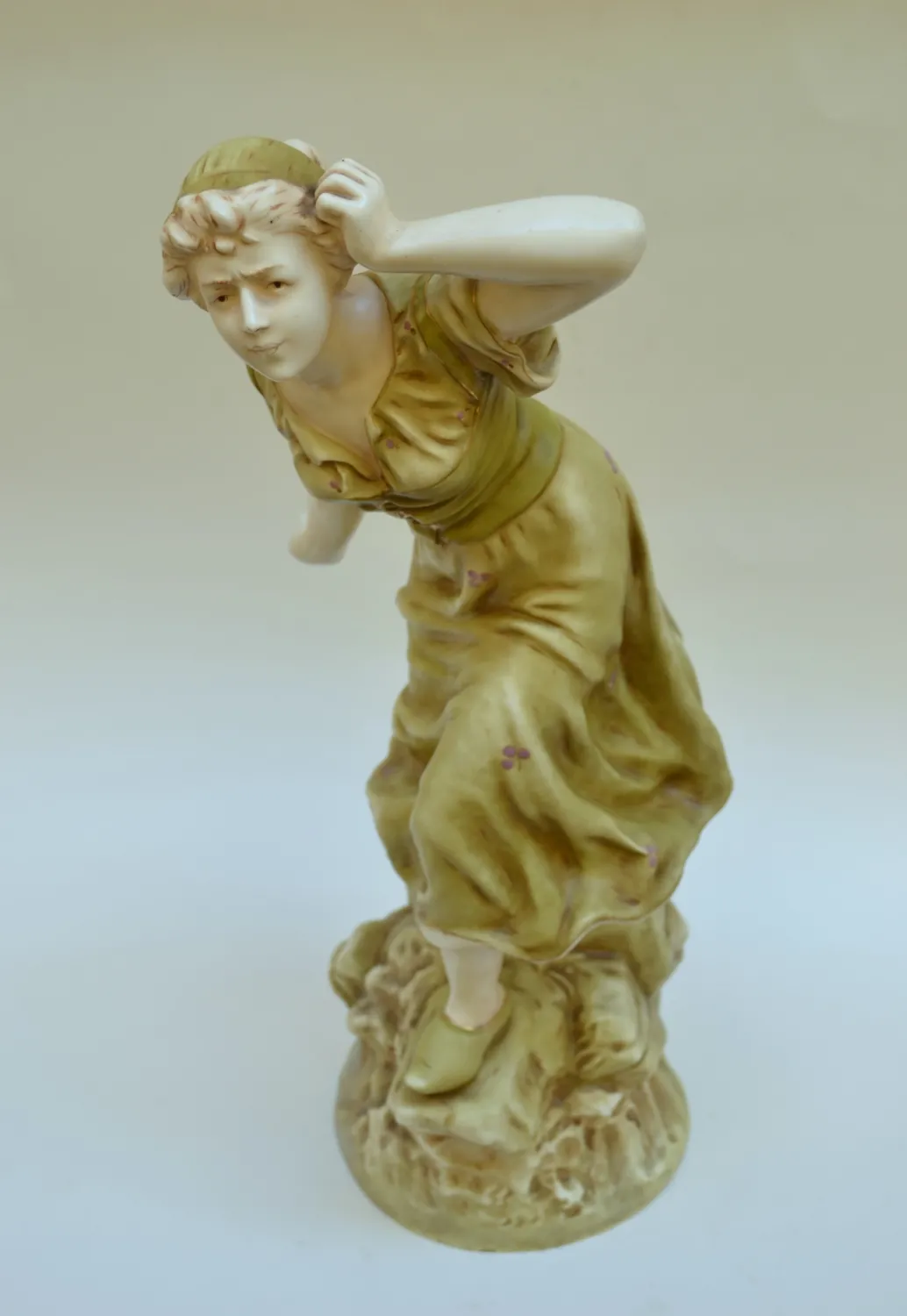 Porcelánová socha Holanďanky