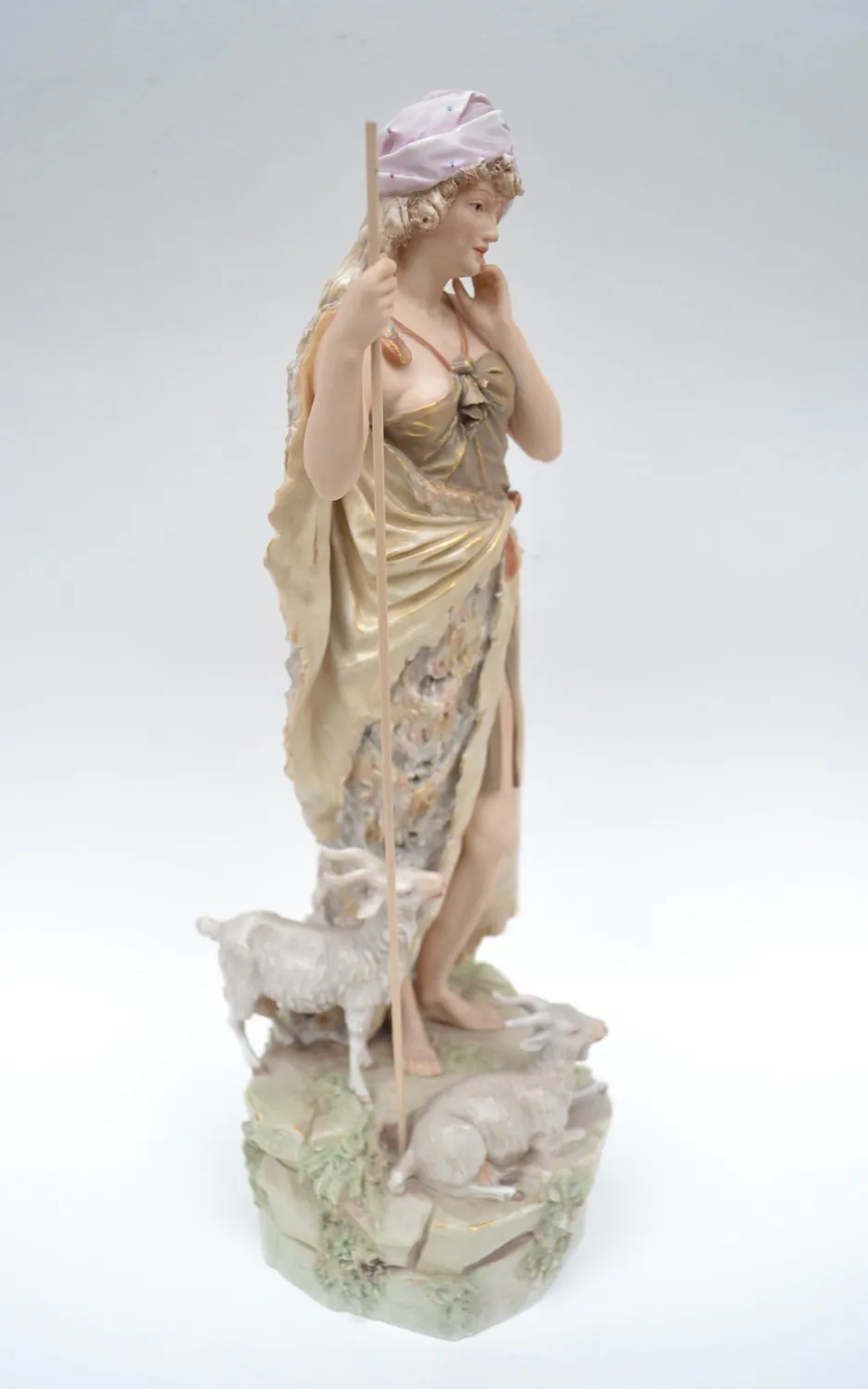 Porcelánová soška „pastýřky“ - 2