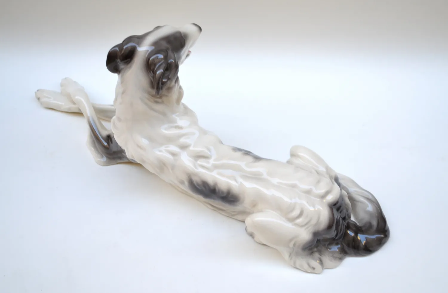 Porcelánová soška chrta – Goldscheider - 4