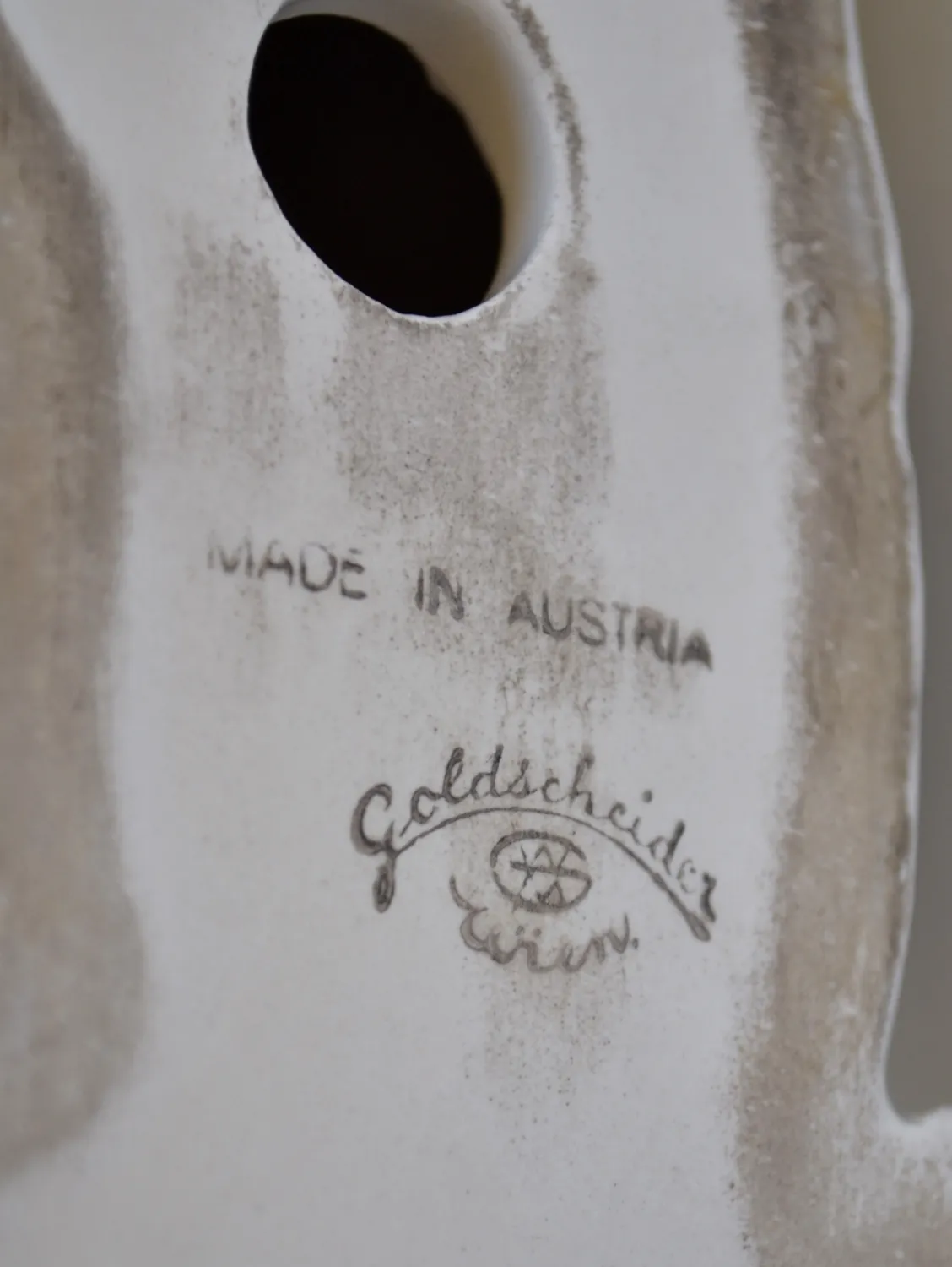 Porcelánová soška chrta – Goldscheider - 6