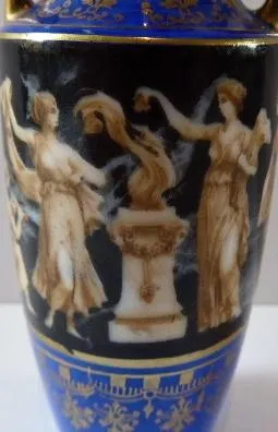 Malá porcelánová amfora - 5