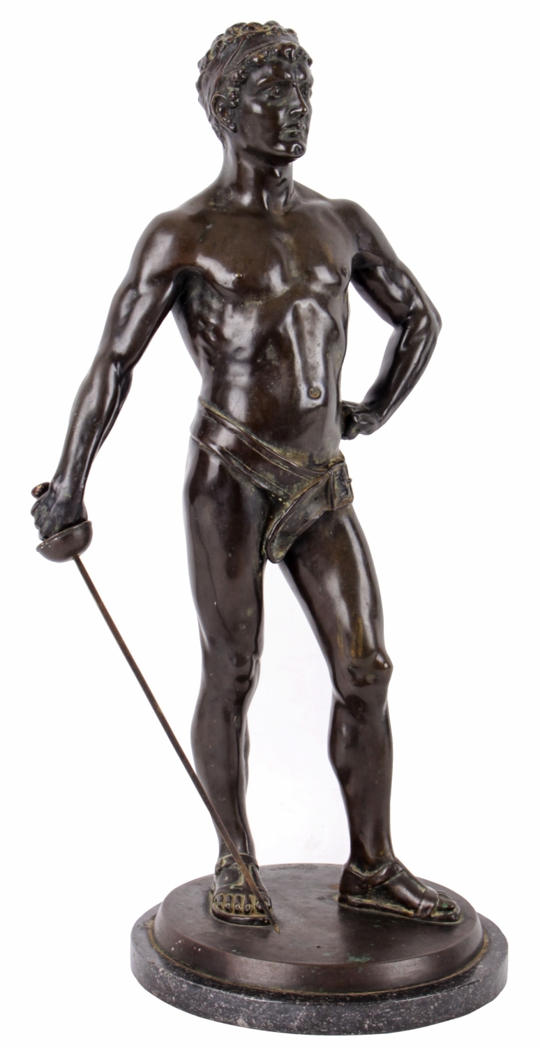 Bronzová plastika – Muž s kordem