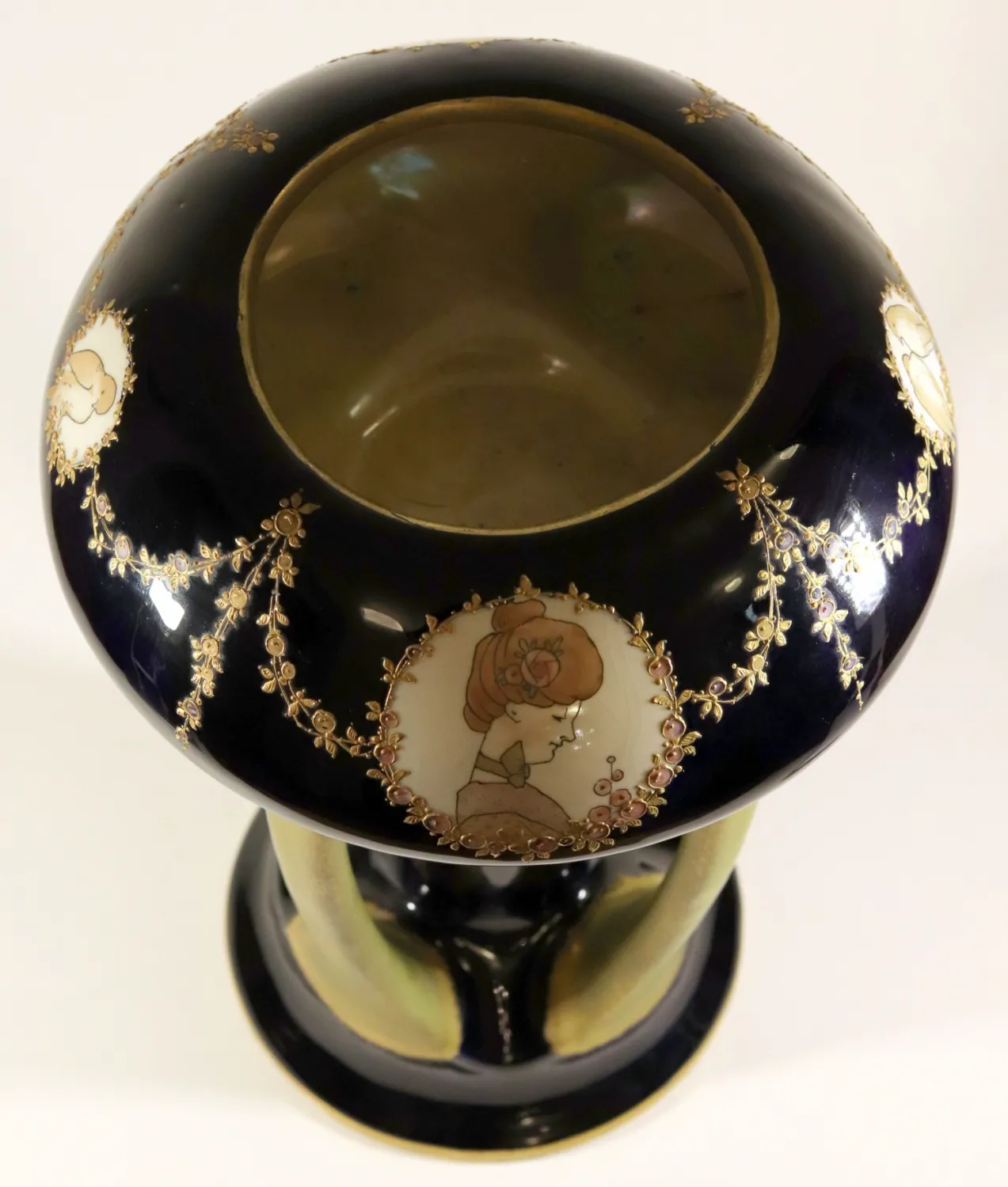 Porcelánový nástolec – Amphora - 5