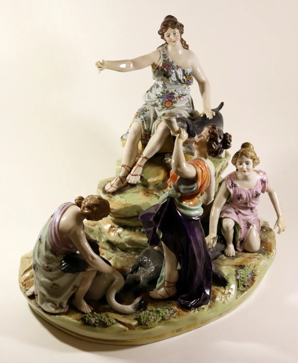 Porcelánové ženské sousoší - 2