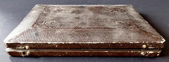 Postříbřené nožíky s perletí, maskarony, štítem - 8