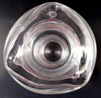 Silnostěnná váza opřádaná rubínovými a bílými nitě - 3