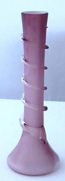 Fialově růžová a bílá vázička, s obtáčeným prstenc - 2