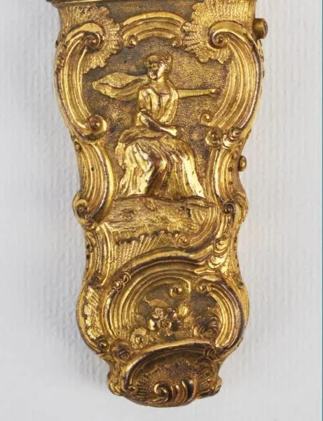 Rokokový necesér - 4