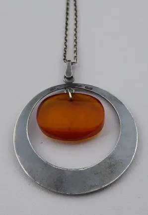 Stříbrný náhrdelník, kruh a oválný jantar - 3