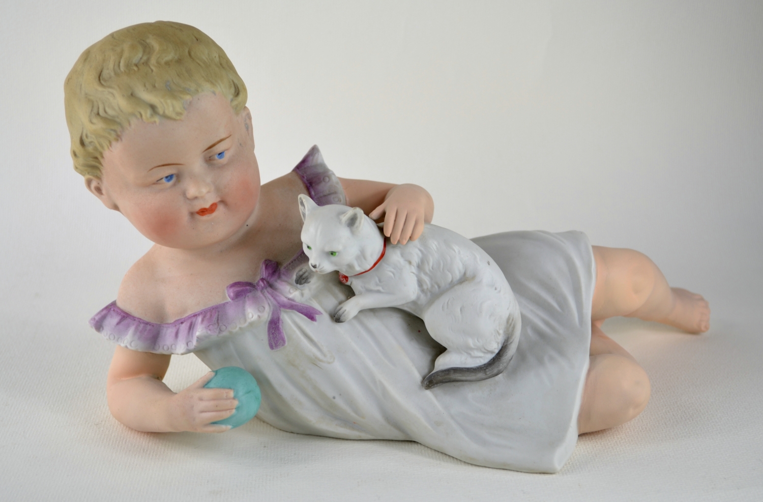 Biskvitová soška dítěte s kočkou - 1