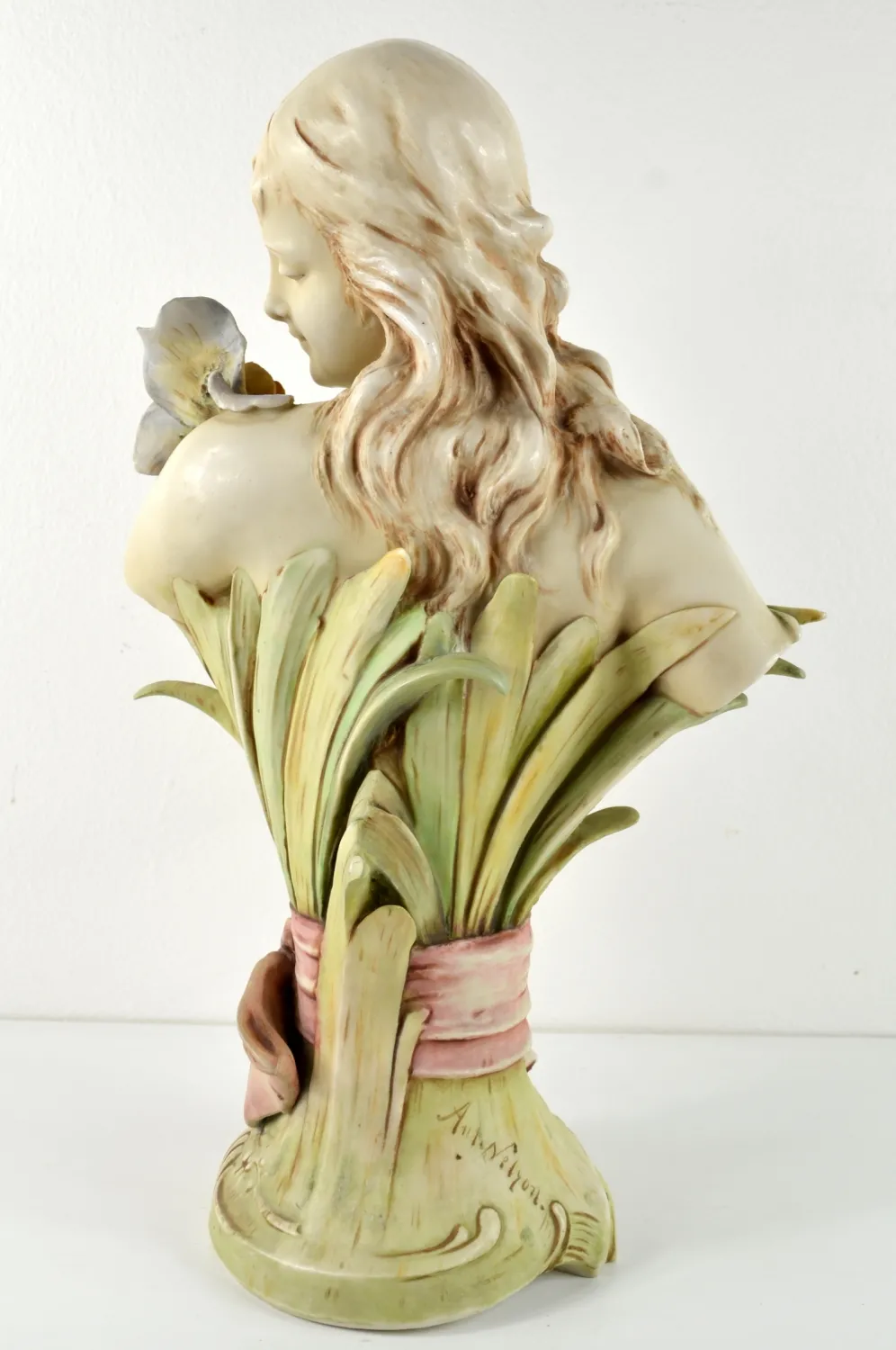Secesní porcelánová busta ženy - 3