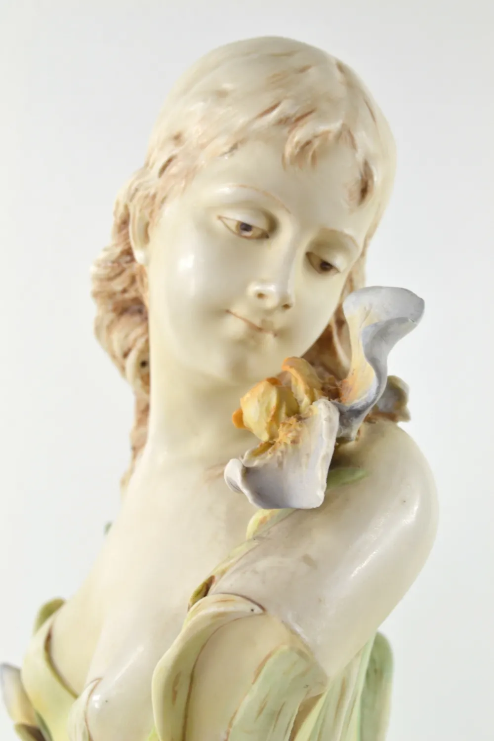 Secesní porcelánová busta ženy - 6