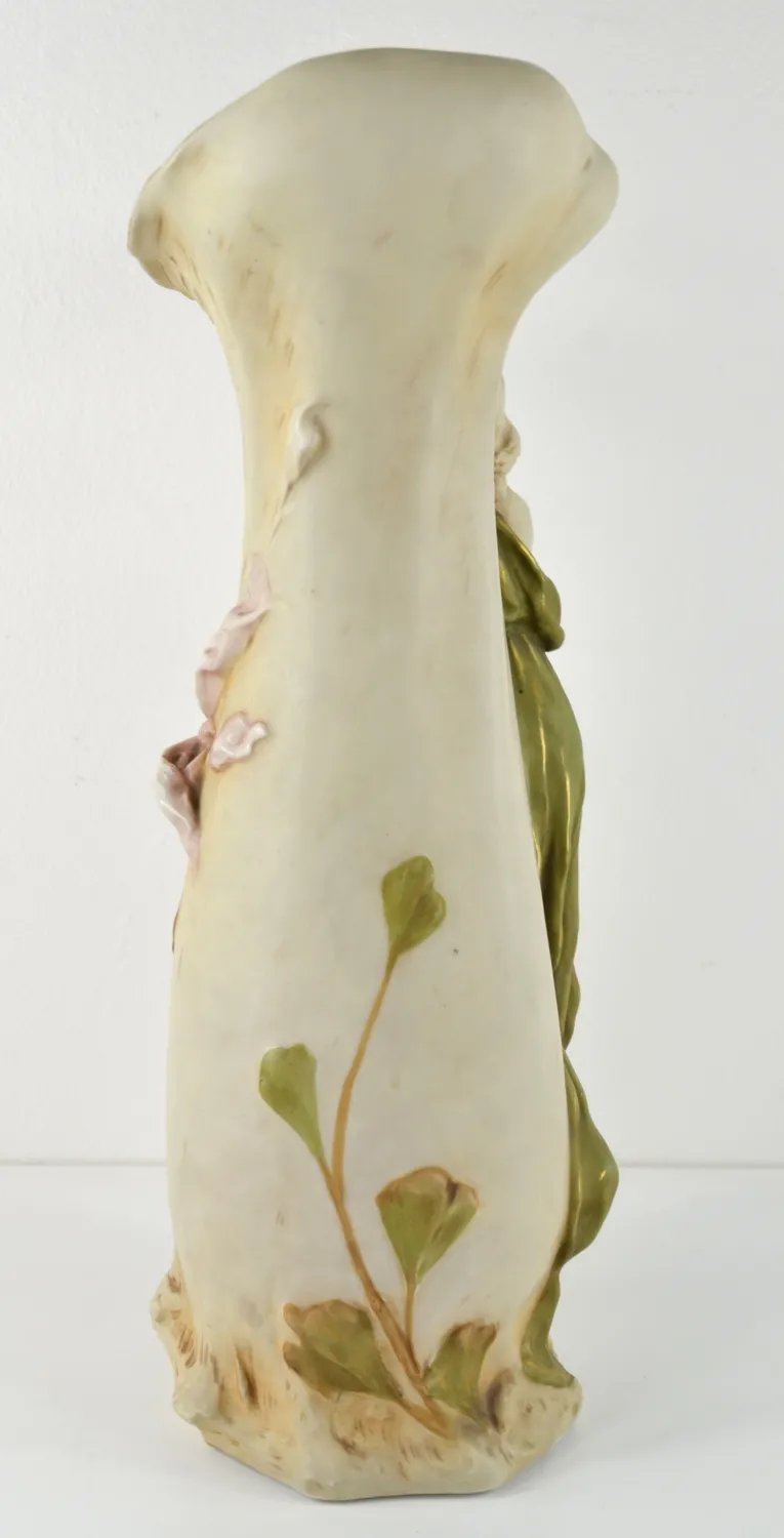 Secesní porcelánová váza s plastikou ženy - 3