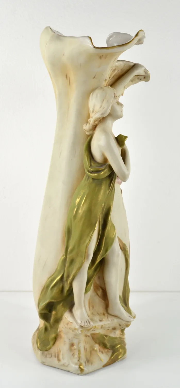 Secesní porcelánová váza s plastikou ženy - 4