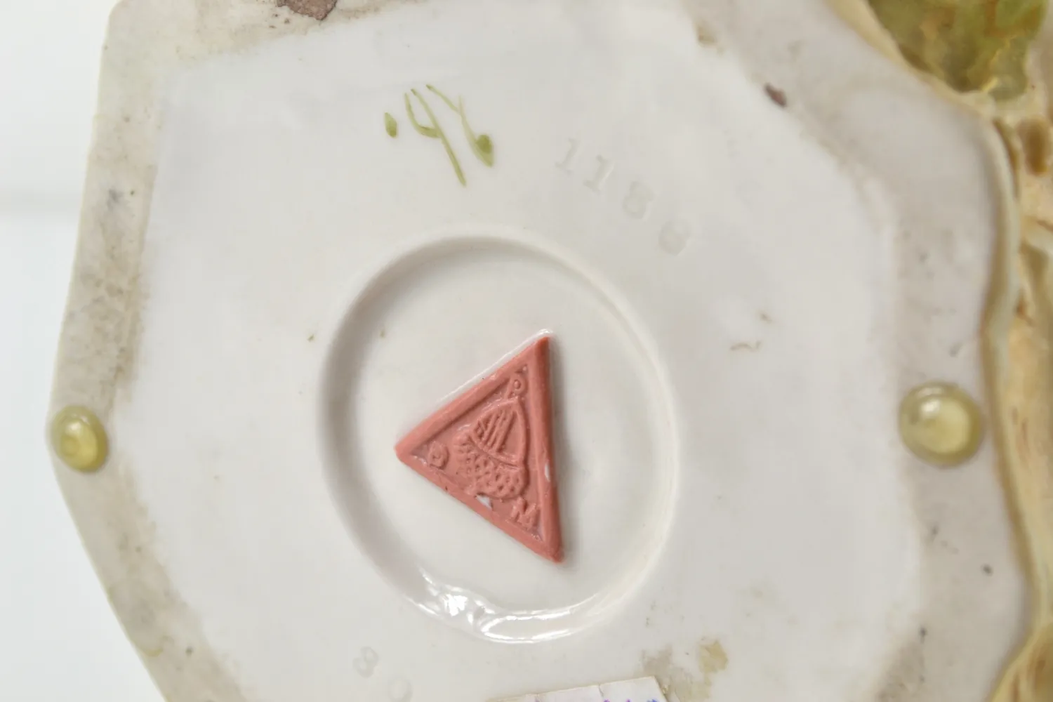 Secesní porcelánová váza s plastikou ženy - 5
