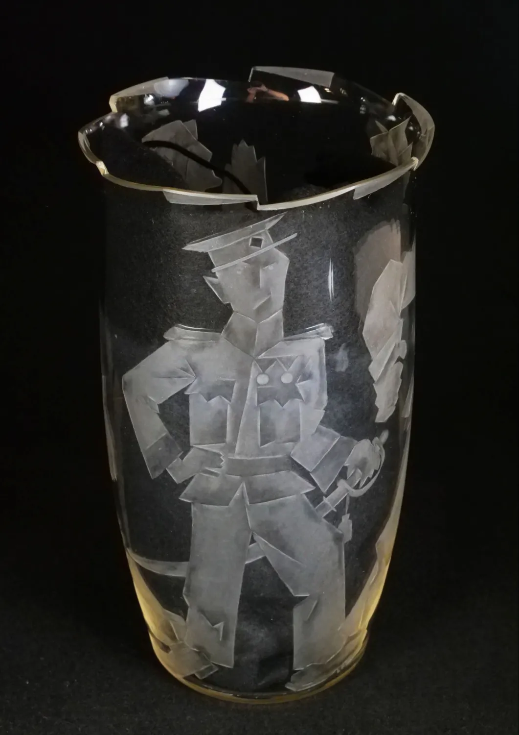 Ladislav Přenosil – váza z rytého skla - 4