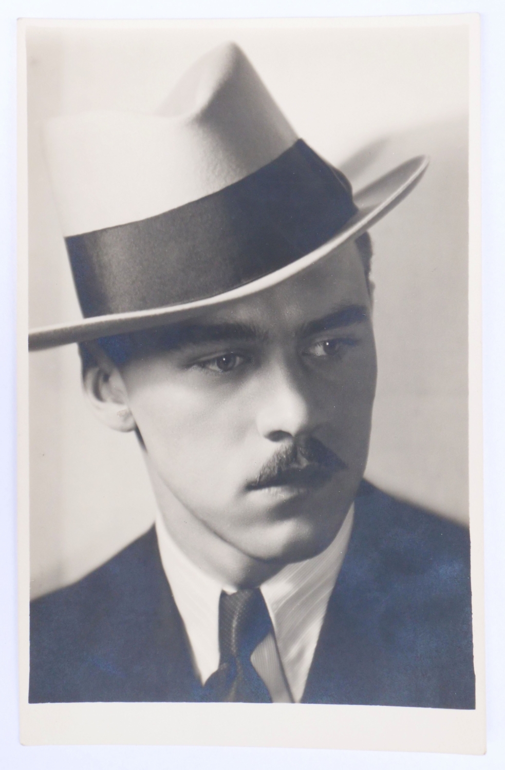 Josef Sudek – Muž v klobouku