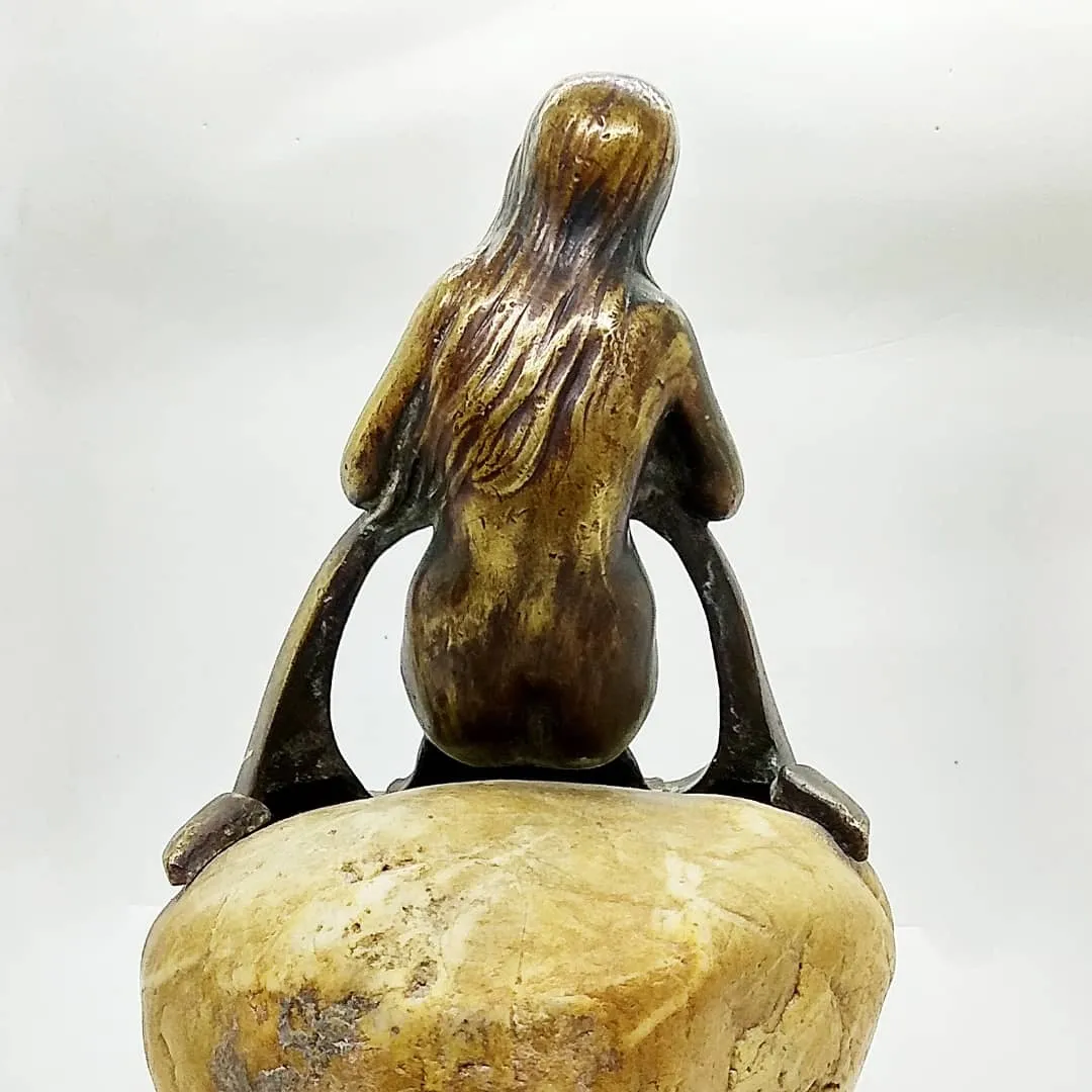 Bronzová soška-Mořská víla na kameni - 3