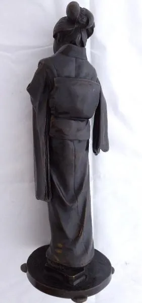 Bronzová soška Gejši – Geuriusai Seya - 5