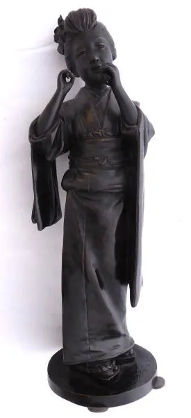 Bronzová soška Gejši – Geuriusai Seya - 7