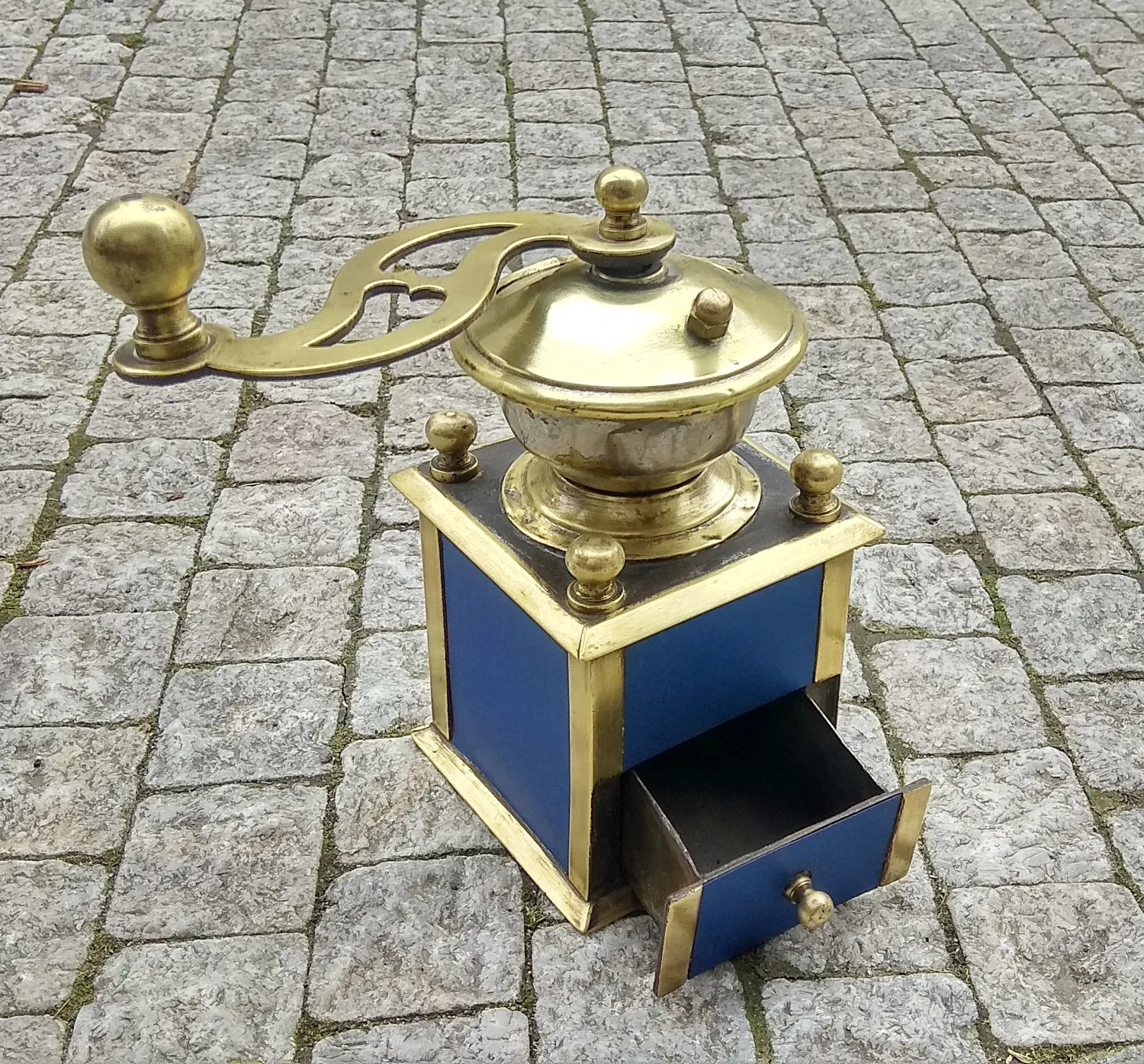 Kávomlýnek mosaz, velmi elegantní - 2