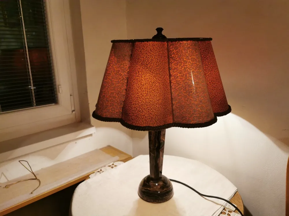 Stolní lampa s nohou z onyxu - 1