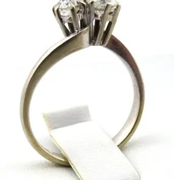 Prsten z bílého zlata s dvěma diamanty 0,75 ct - 4