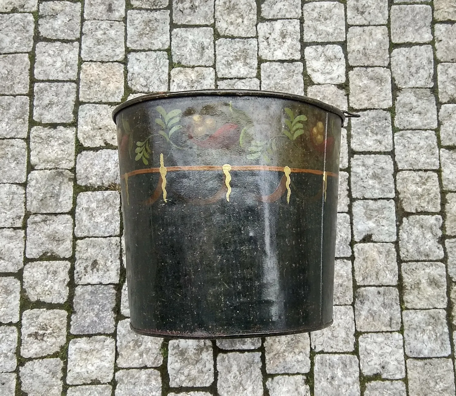 Starý malovaný květináč d.p. kovový - 2
