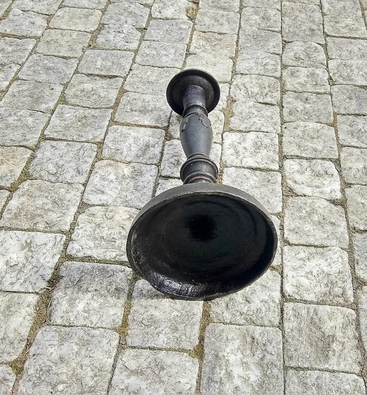 Svícen litina, umělecká práce - 3