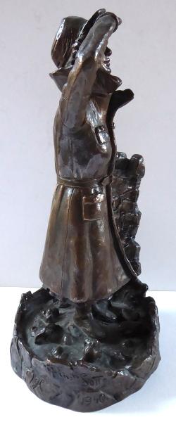 Bronzová socha dívky – Finsk Lotte, Lotta-Svärd