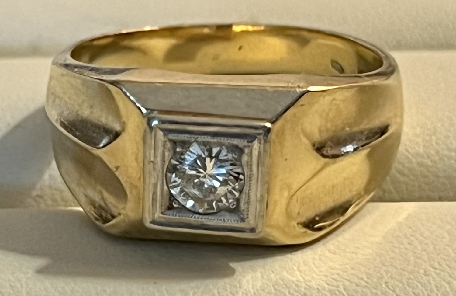 Pánský prsten s briliantem VVS s certifikátem