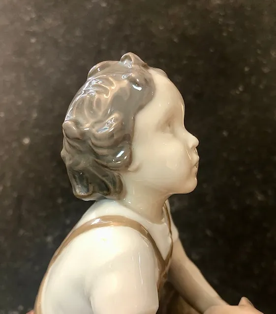Royal Copenhagen, Chlapec s Dřevákem - 7