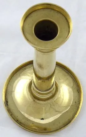 Leštěný mosazný svícen s prstenci - 3