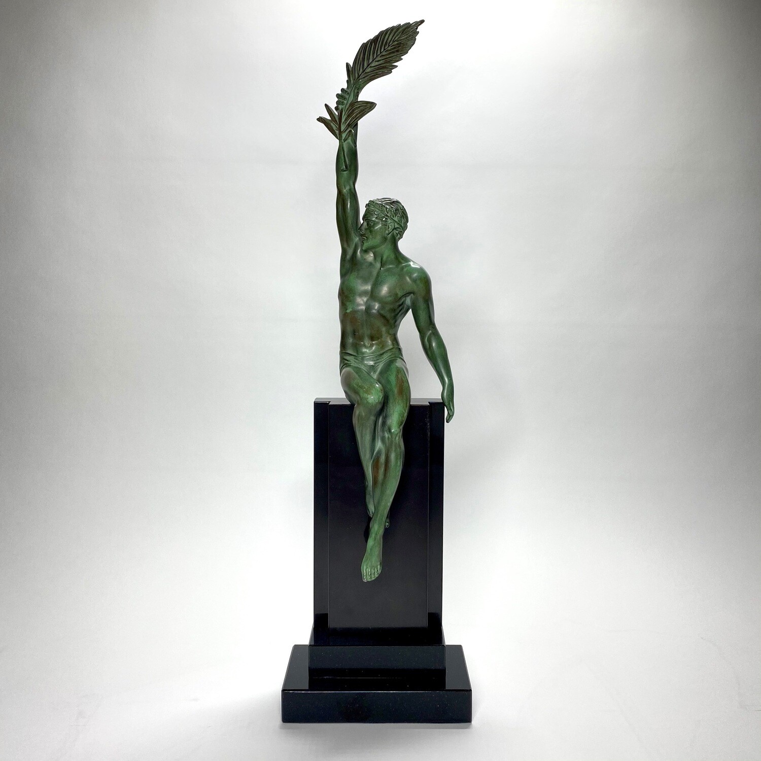 Art deco bronzová socha – Pierre le Faguays, Francie