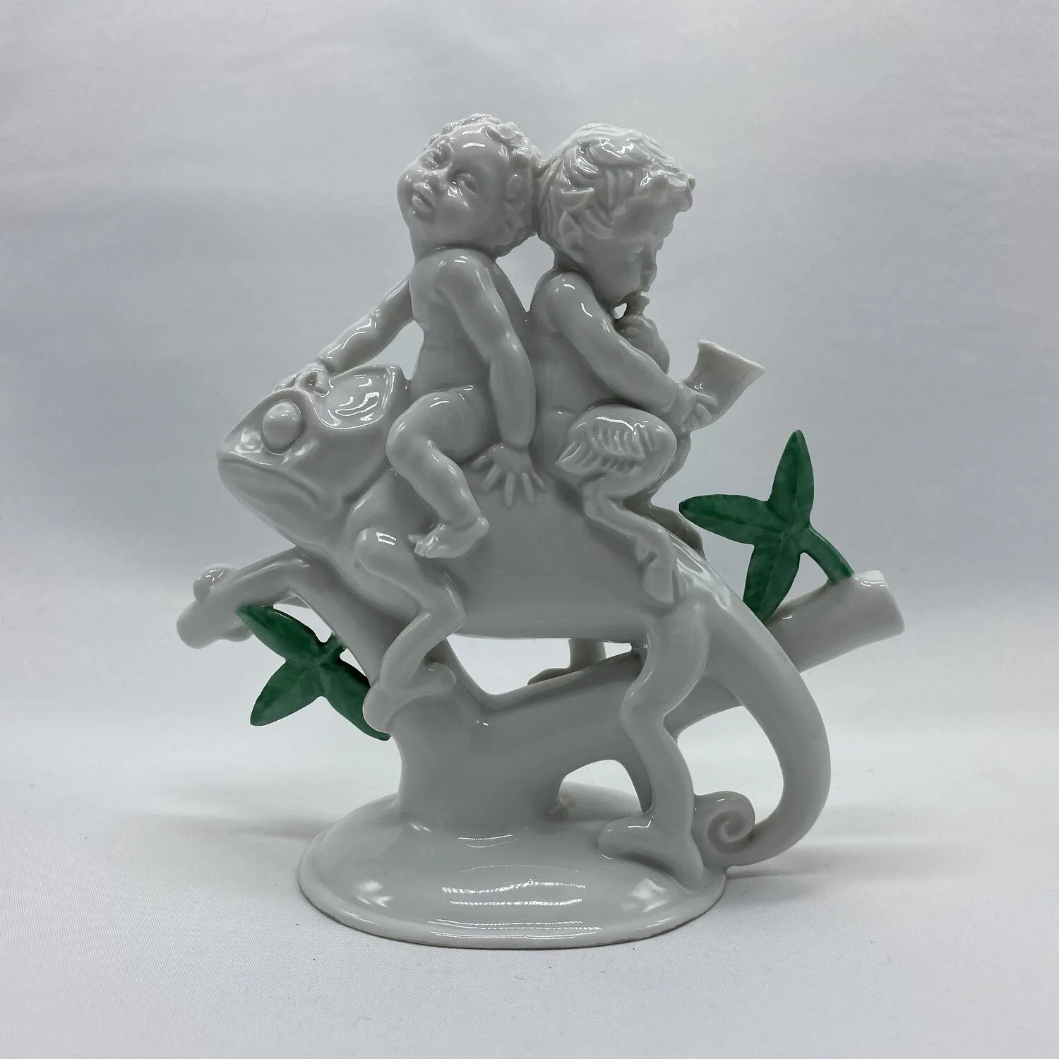 Art deco porcelánová socha dětí a chameleona - W. von Heider/Hutschenreuther