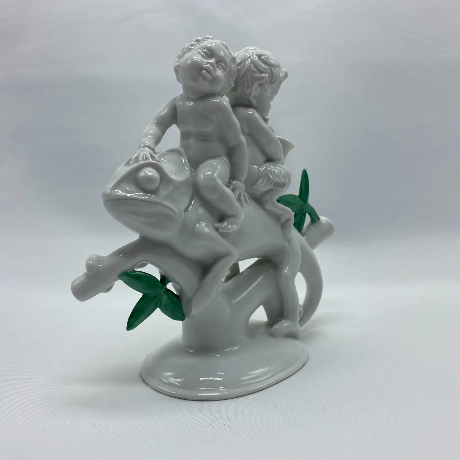Art deco porcelánová socha dětí a chameleona – W. von Heider/Hutschenreuther - 2