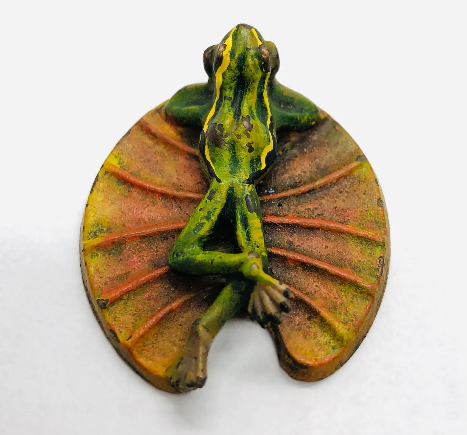 Figurka odpočívající žáby – vídeňský bronz - 5