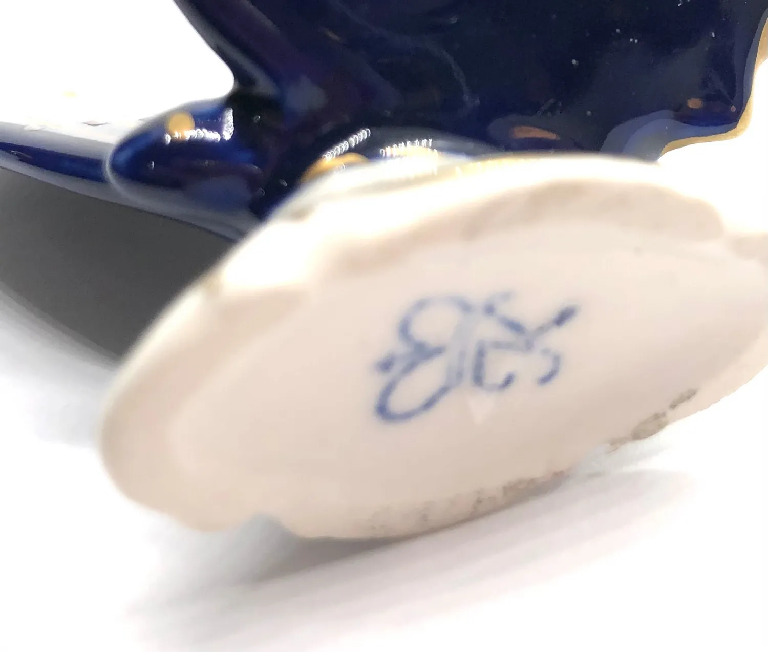 Porcelánový motýl ve vzletu – Krämmer - 6