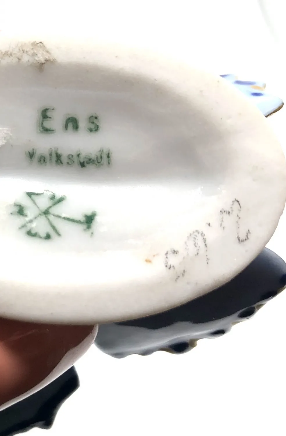 Porcelánový motýl – Ens - 8