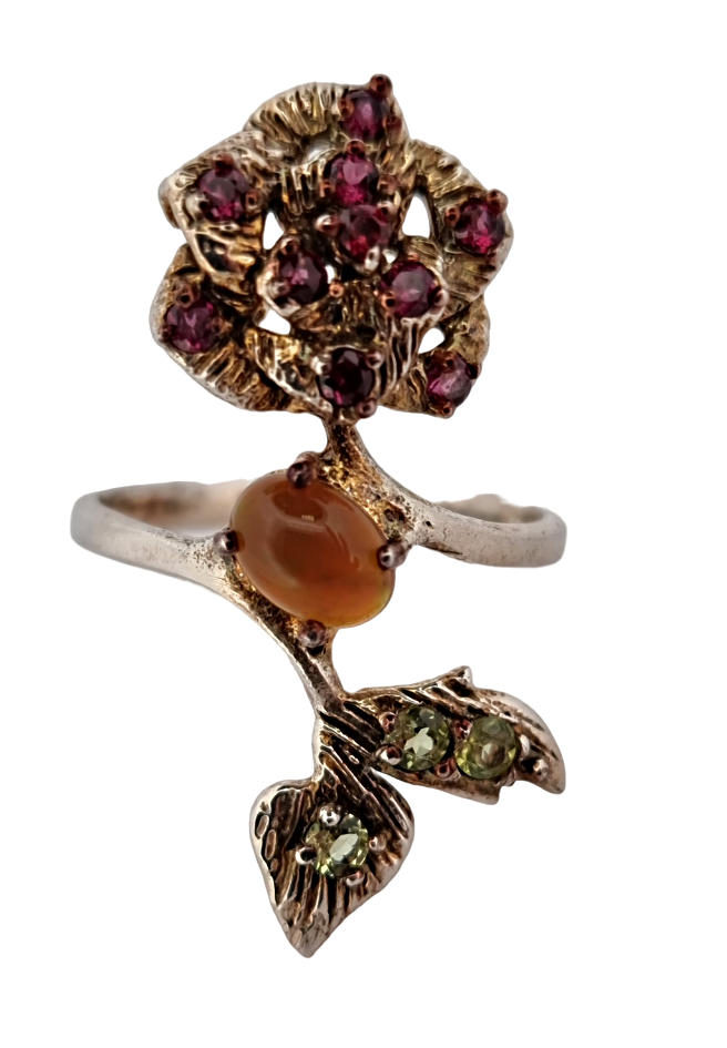 Stříbrný květinový prsten  s etiopským opálem a drahými kameny