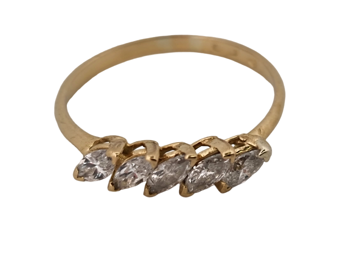 Diamantový, zlatý jemný prsten s 