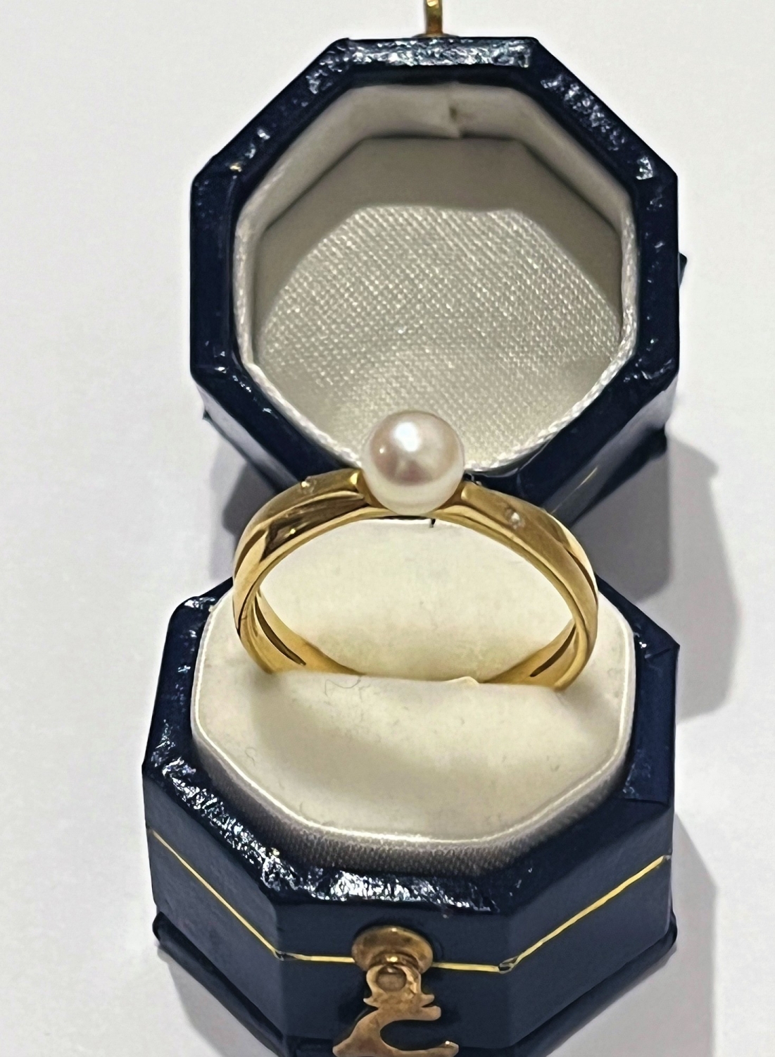 Zlatý prsten s přírodní říční perlou značka ALO